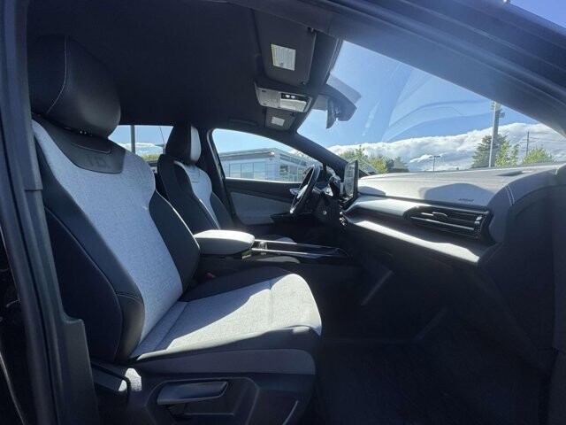 2023 Volkswagen ID.4 in Winchester, VA 22602 - 18136357 9