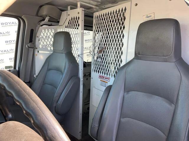 2011 Ford E-350 and Econoline 350 in Blauvelt, NY 10913 - 18136359 7