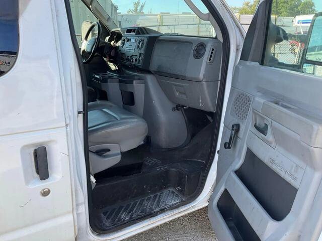 2011 Ford E-350 and Econoline 350 in Blauvelt, NY 10913 - 18136359 18