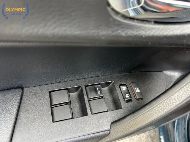 2019 Toyota Corolla in Decatur, GA 30032 - 18136367 33