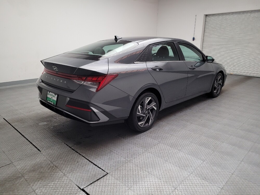 2025 Hyundai Elantra in Riverside, CA 92504 - 18136389 9