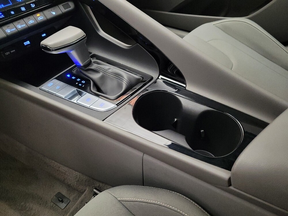 2025 Hyundai Elantra in Riverside, CA 92504 - 18136389 26