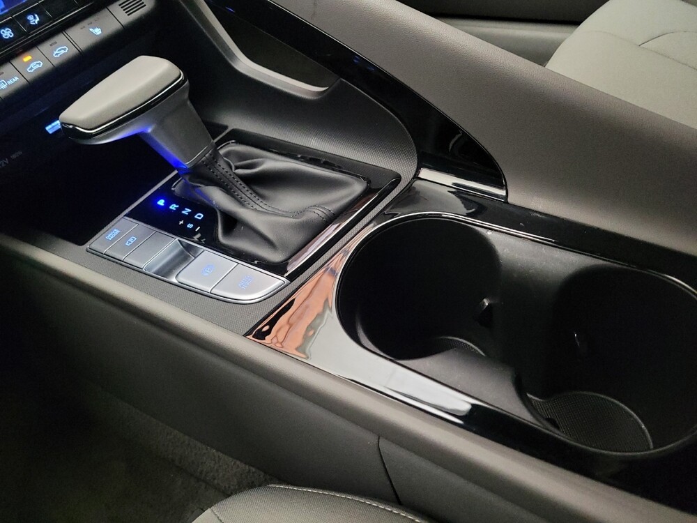 2025 Hyundai Elantra in Riverside, CA 92504 - 18136390 26