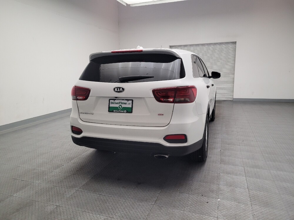 2019 Kia Sorento in Montclair, CA 91763 - 18136395 7