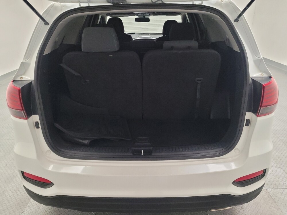 2019 Kia Sorento in Montclair, CA 91763 - 18136395 29