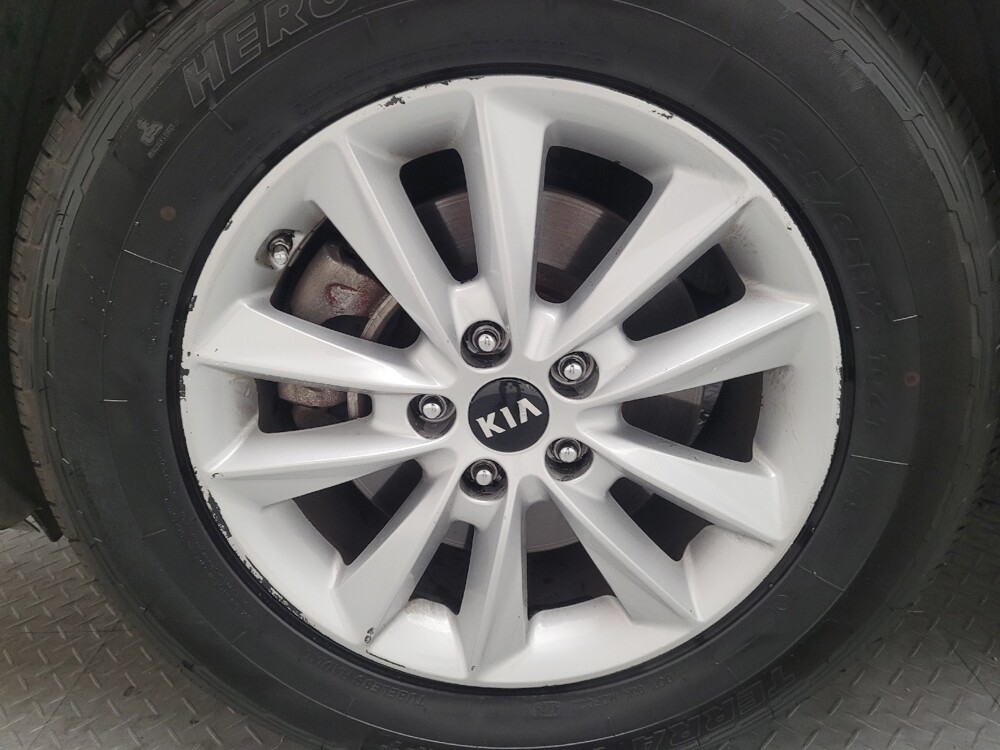 2019 Kia Sorento in Montclair, CA 91763 - 18136395 31