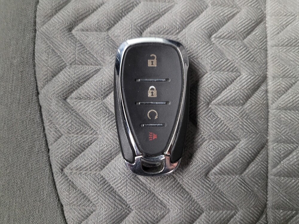 2024 Chevrolet Equinox in Montclair, CA 91763 - 18136398 32