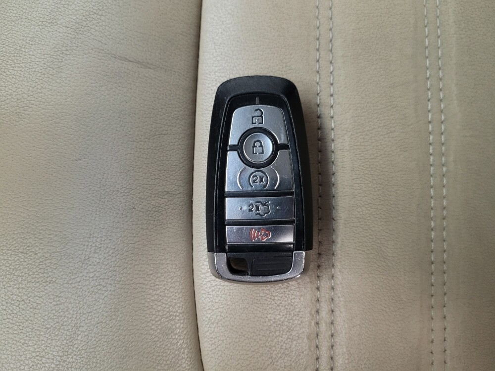 2018 Ford Edge in Riverside, CA 92504 - 18136400 32