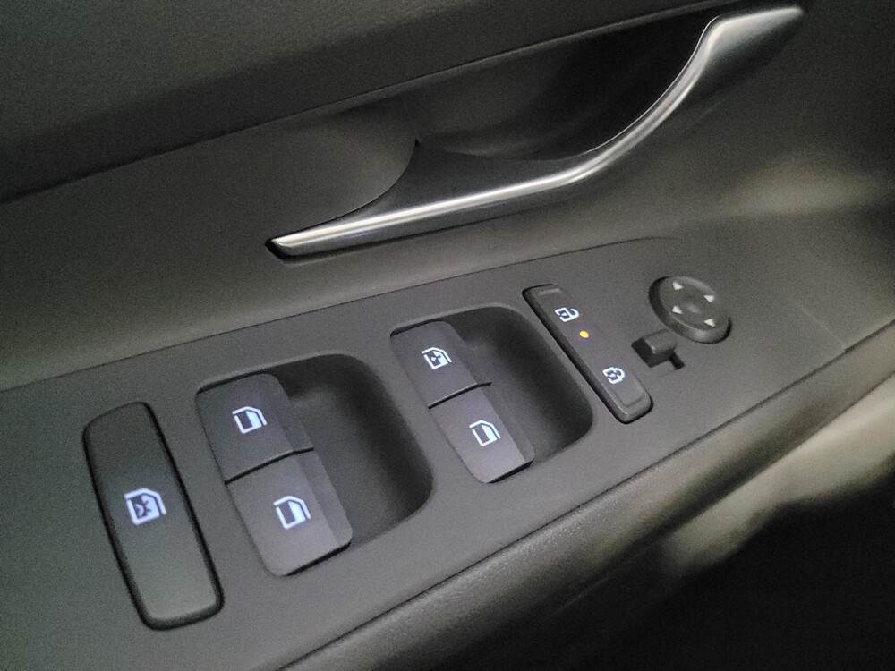 2025 Hyundai Elantra in Knoxville, TN 37923 - 18136417 27