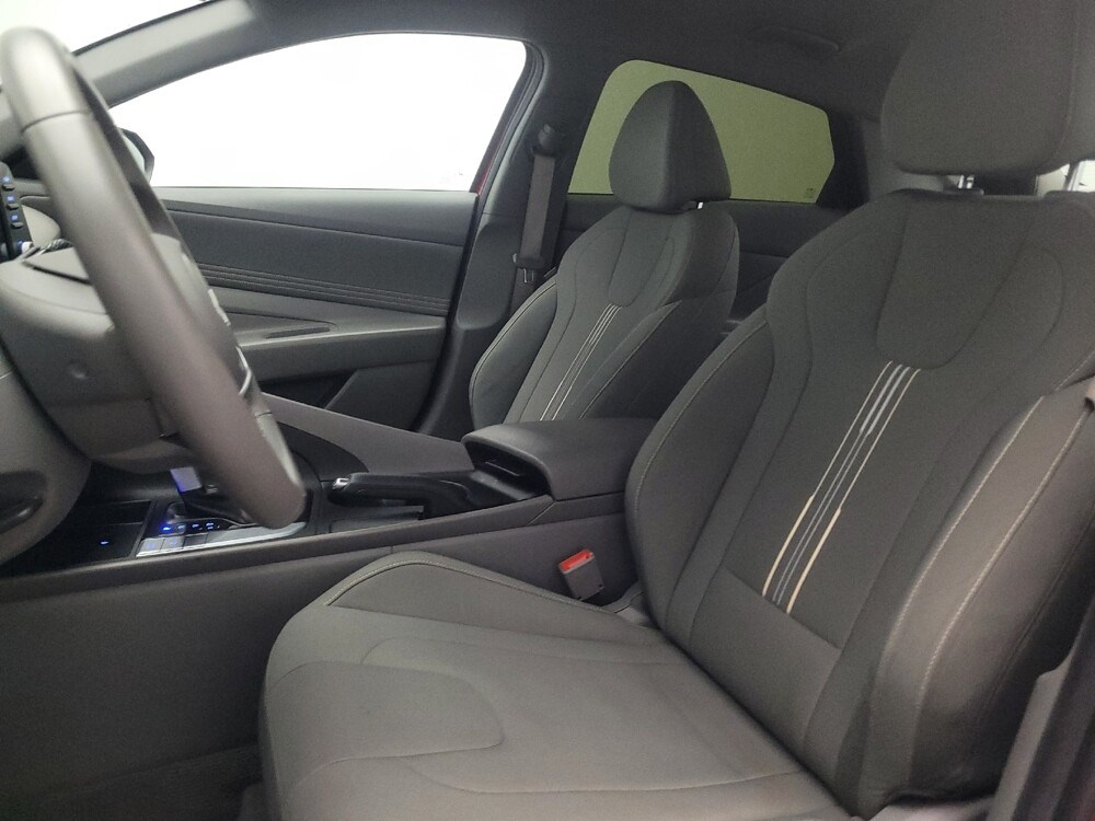 2025 Hyundai Elantra in Knoxville, TN 37923 - 18136417 17