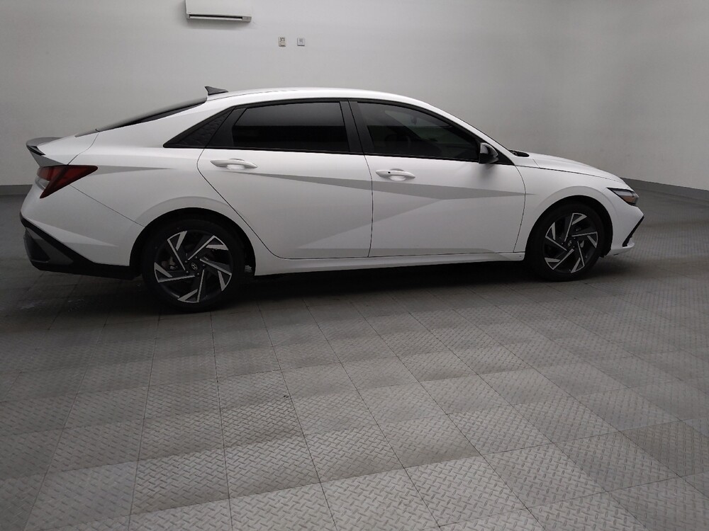 2025 Hyundai Elantra in Oklahoma City, OK 73139 - 18136443 10