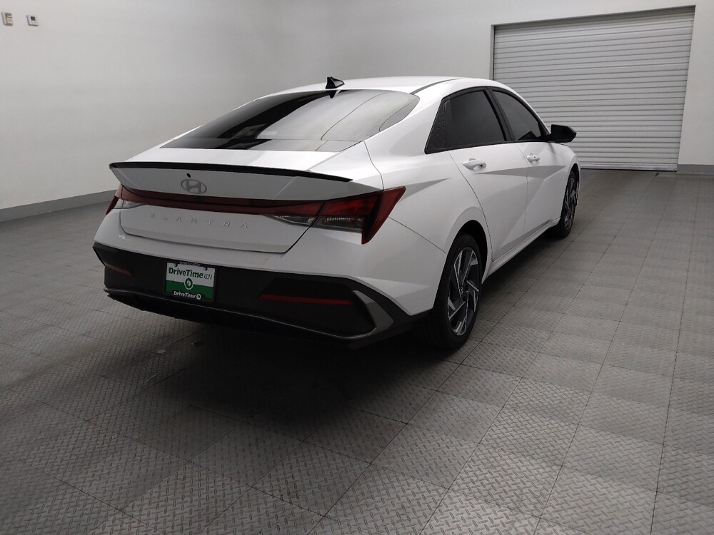 2025 Hyundai Elantra in Oklahoma City, OK 73139 - 18136443 9