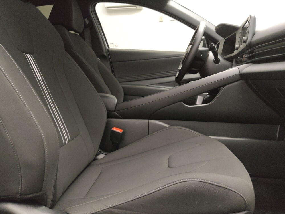 2025 Hyundai Elantra in Oklahoma City, OK 73139 - 18136443 21