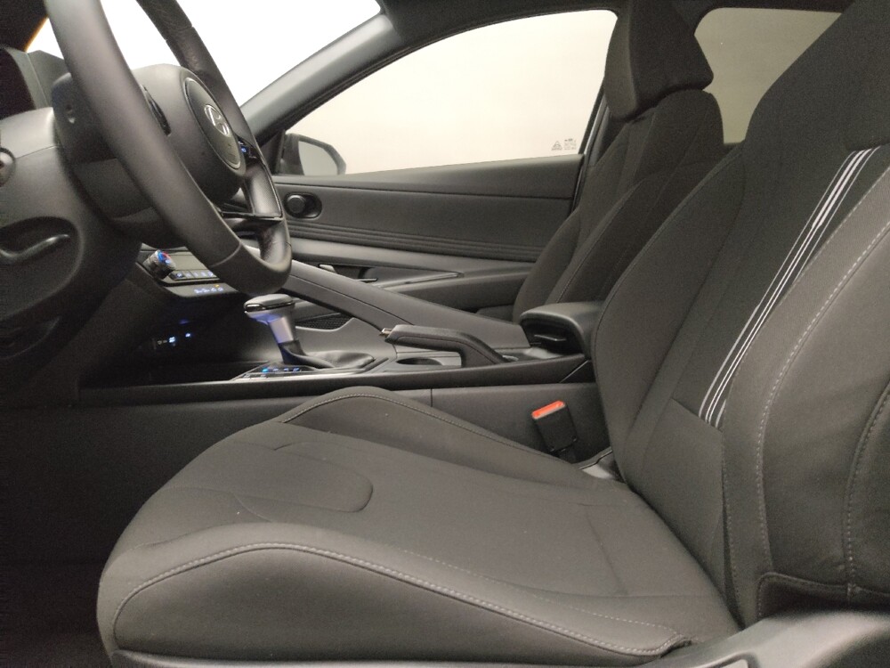 2025 Hyundai Elantra in Oklahoma City, OK 73139 - 18136443 17