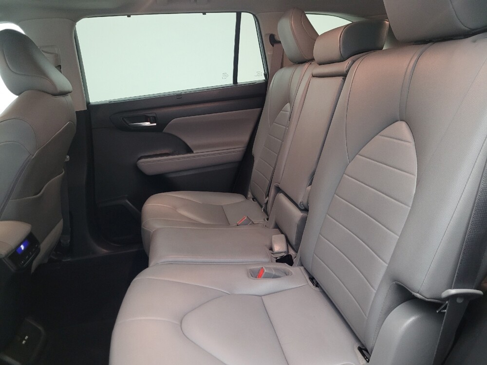 2020 Toyota Highlander in Chandler, AZ 85225 - 18136444 18