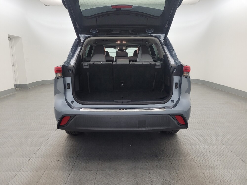 2020 Toyota Highlander in Chandler, AZ 85225 - 18136444 29