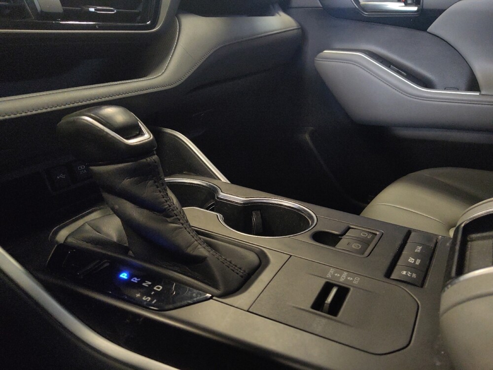 2020 Toyota Highlander in Chandler, AZ 85225 - 18136444 26