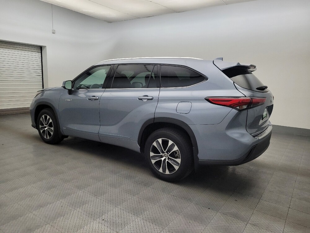 2020 Toyota Highlander in Chandler, AZ 85225 - 18136444 3