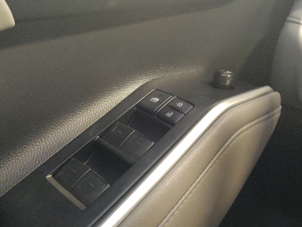 2020 Toyota Highlander in Chandler, AZ 85225 - 18136444 27