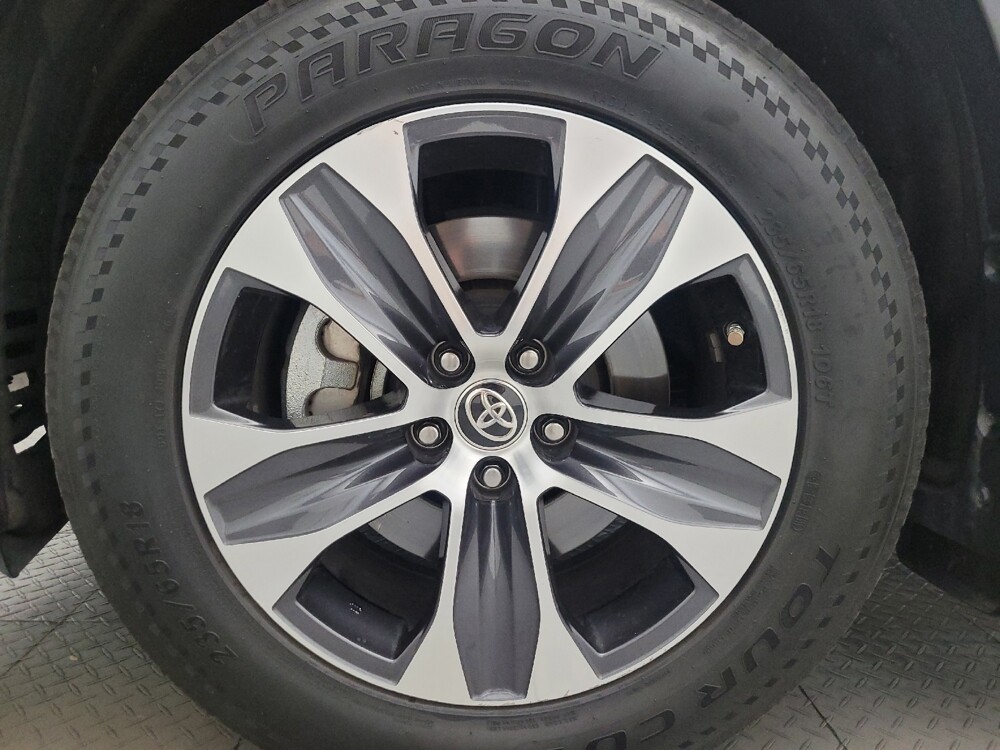 2020 Toyota Highlander in Chandler, AZ 85225 - 18136444 31