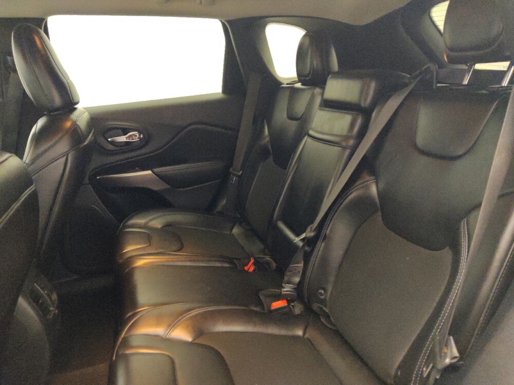 2019 Jeep Cherokee in Phoenix, AZ 85015 - 18136450 18