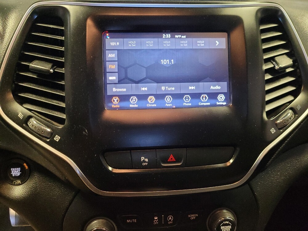2019 Jeep Cherokee in Phoenix, AZ 85015 - 18136450 25