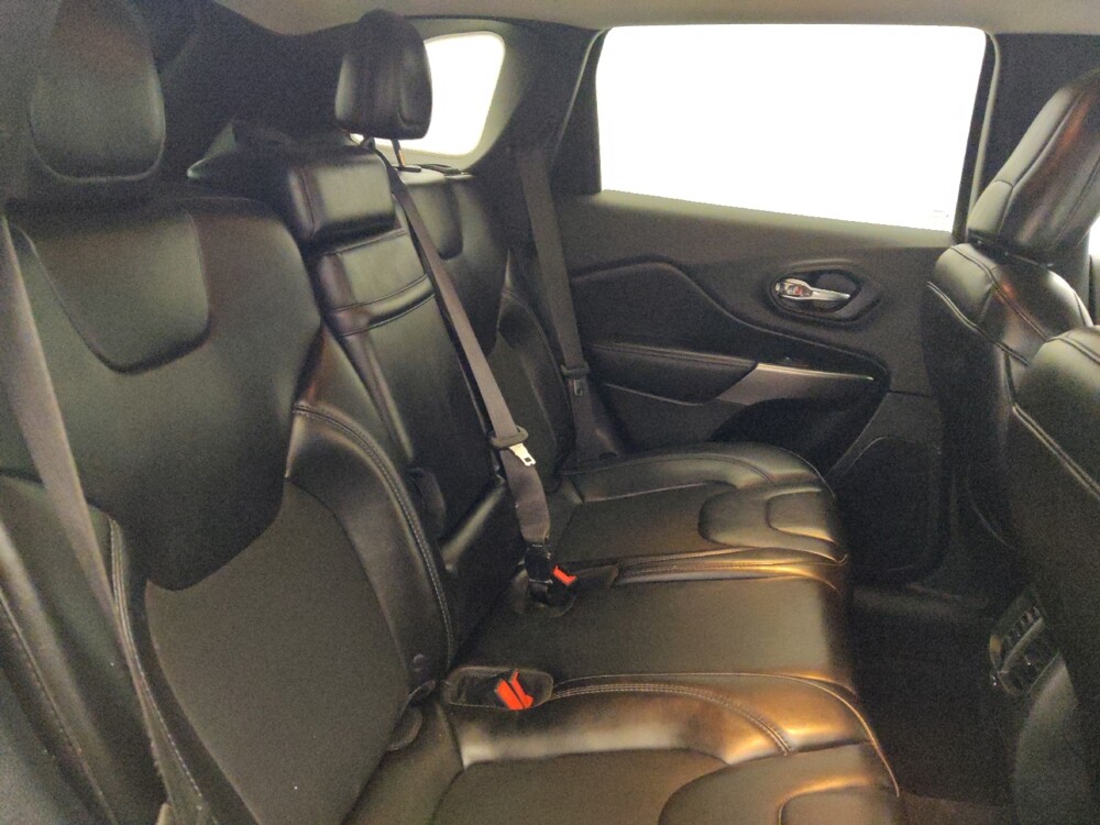 2019 Jeep Cherokee in Phoenix, AZ 85015 - 18136450 19