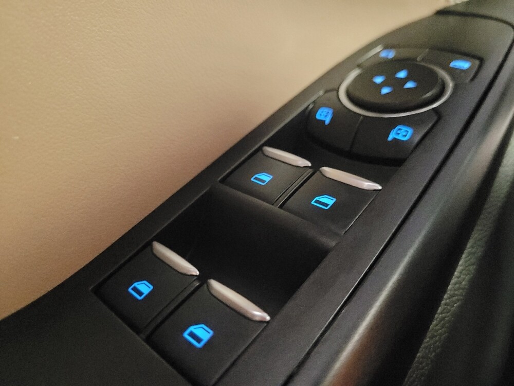 2020 Ford Explorer in Chandler, AZ 85225 - 18136451 27