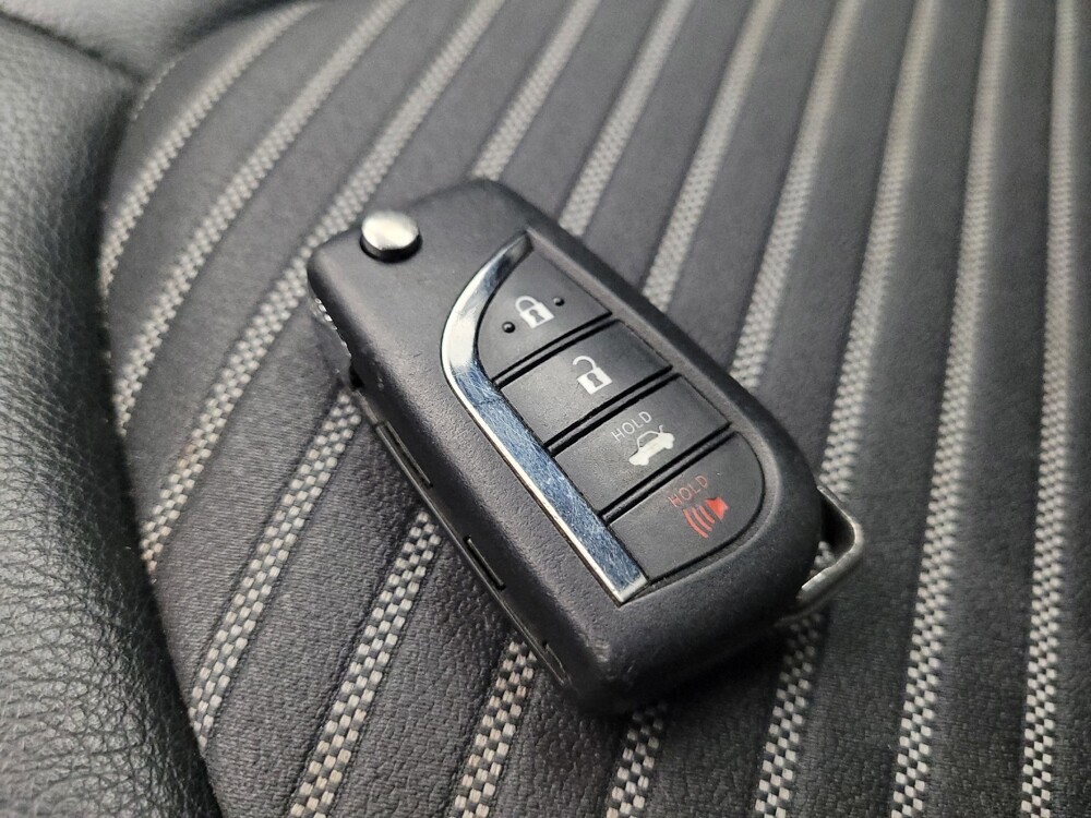 2021 Toyota Camry in Chandler, AZ 85225 - 18136454 32