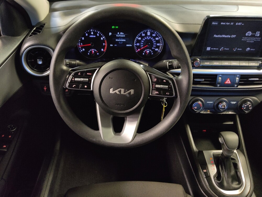 2023 Kia Forte in Fort Myers, FL 33907 - 18136468 22