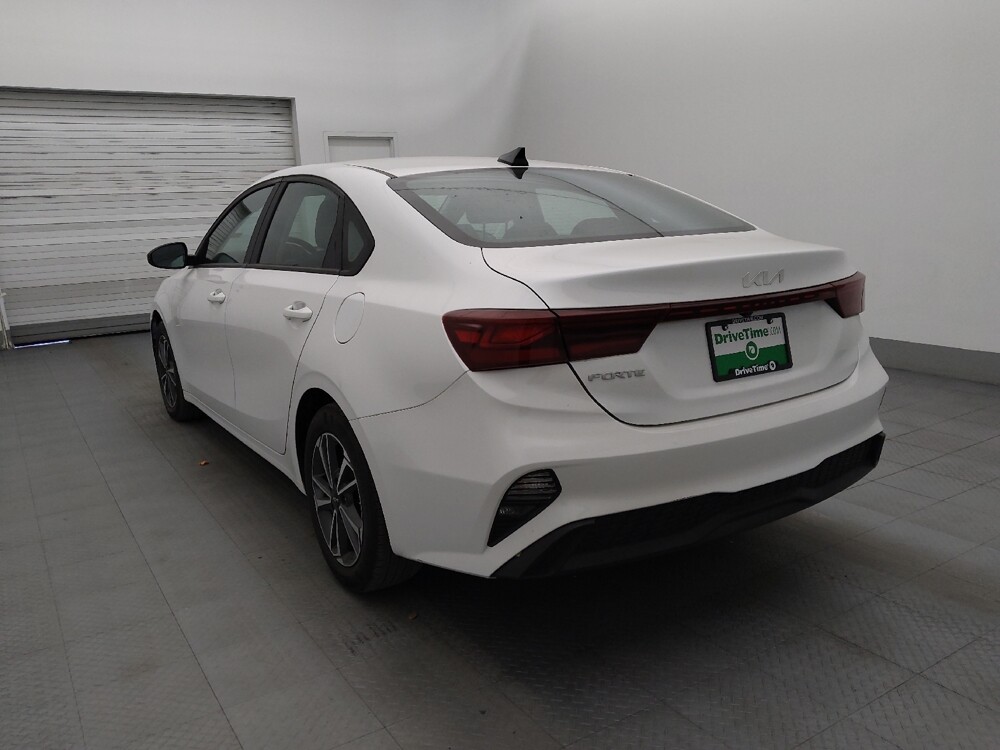 2023 Kia Forte in Fort Myers, FL 33907 - 18136468 5