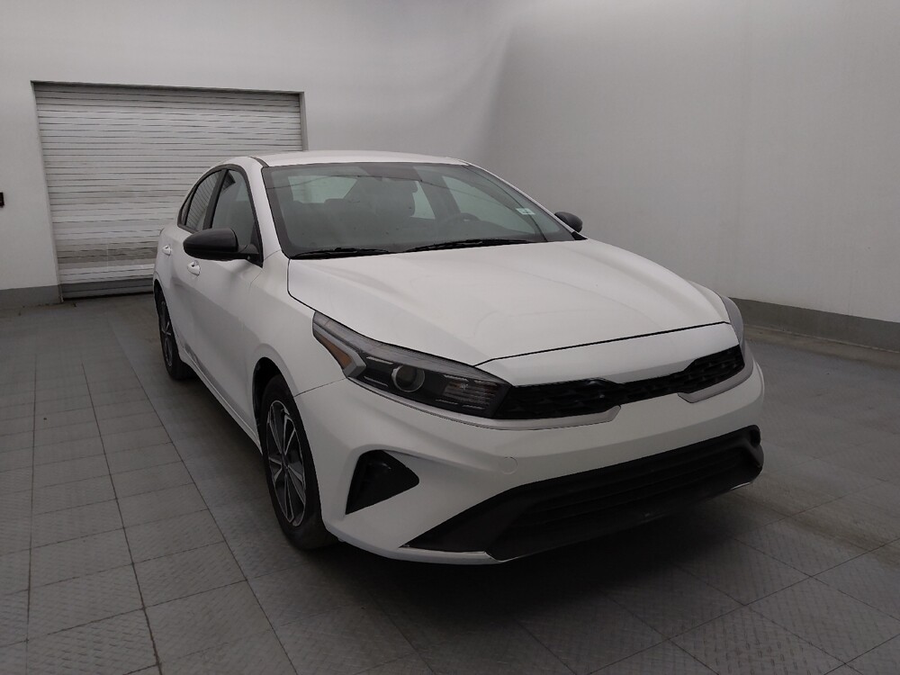 2023 Kia Forte in Fort Myers, FL 33907 - 18136468 13