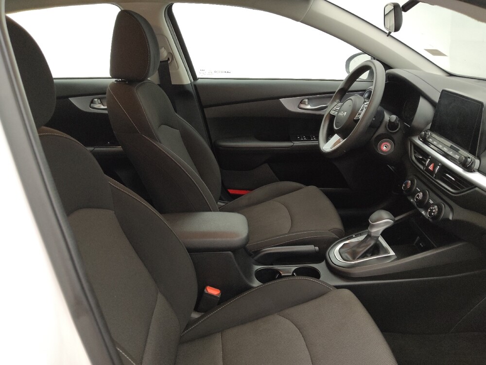 2023 Kia Forte in Fort Myers, FL 33907 - 18136468 21