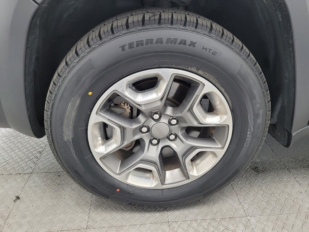 2019 Jeep Cherokee in Las Vegas, NV 89104 - 18136488 31