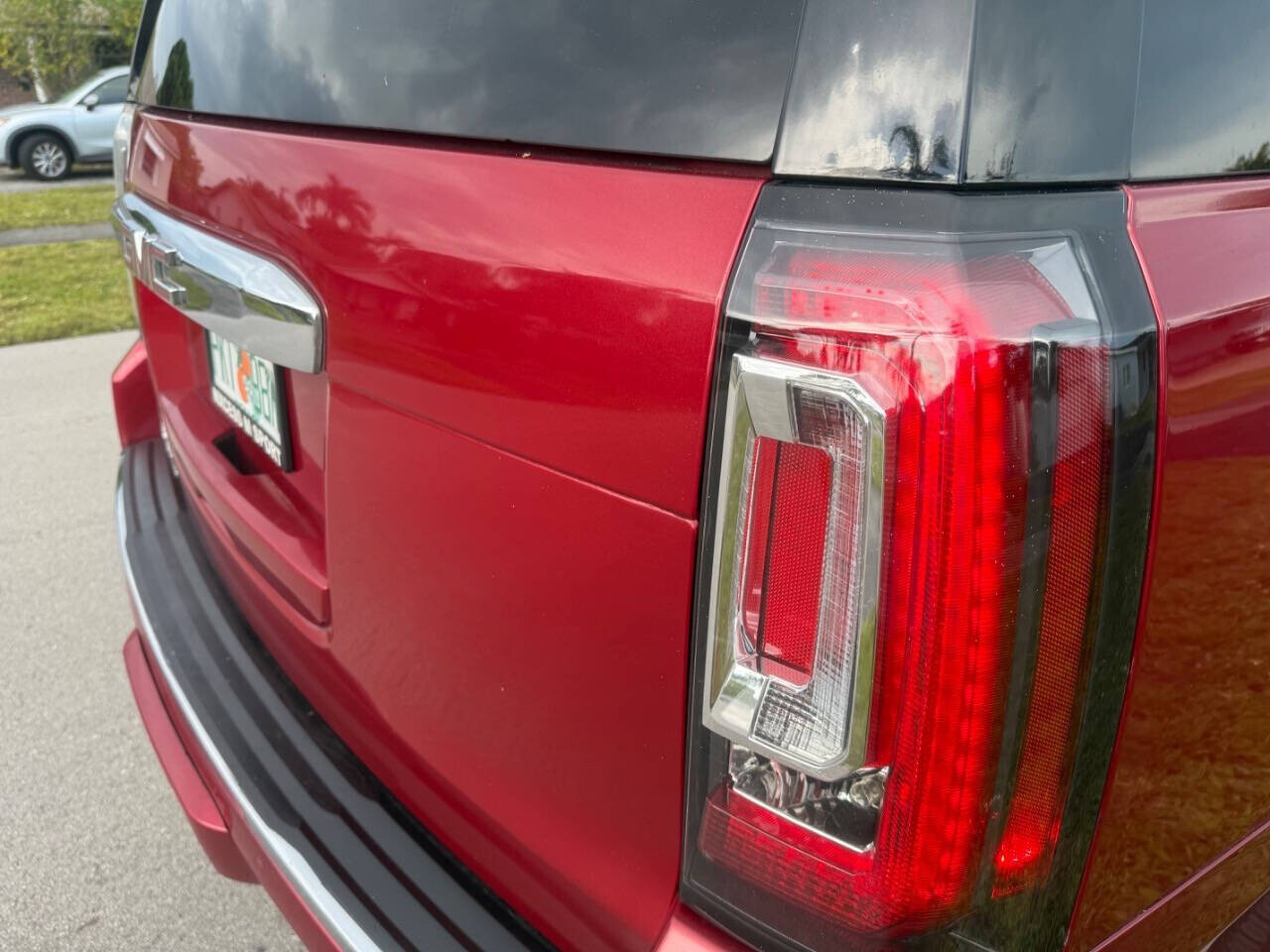 2015 GMC Yukon XL in Hollywood, FL 33023-1906 - 18136500 4