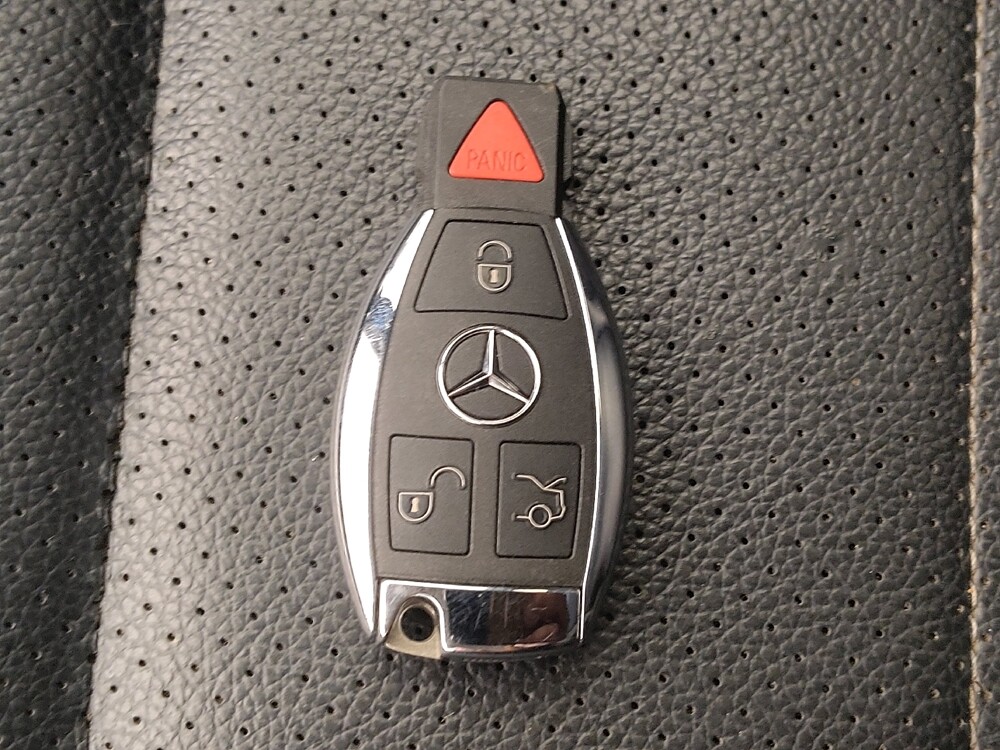 2016 Mercedes-Benz C 300 in Houston, TX 77060 - 18136590 32