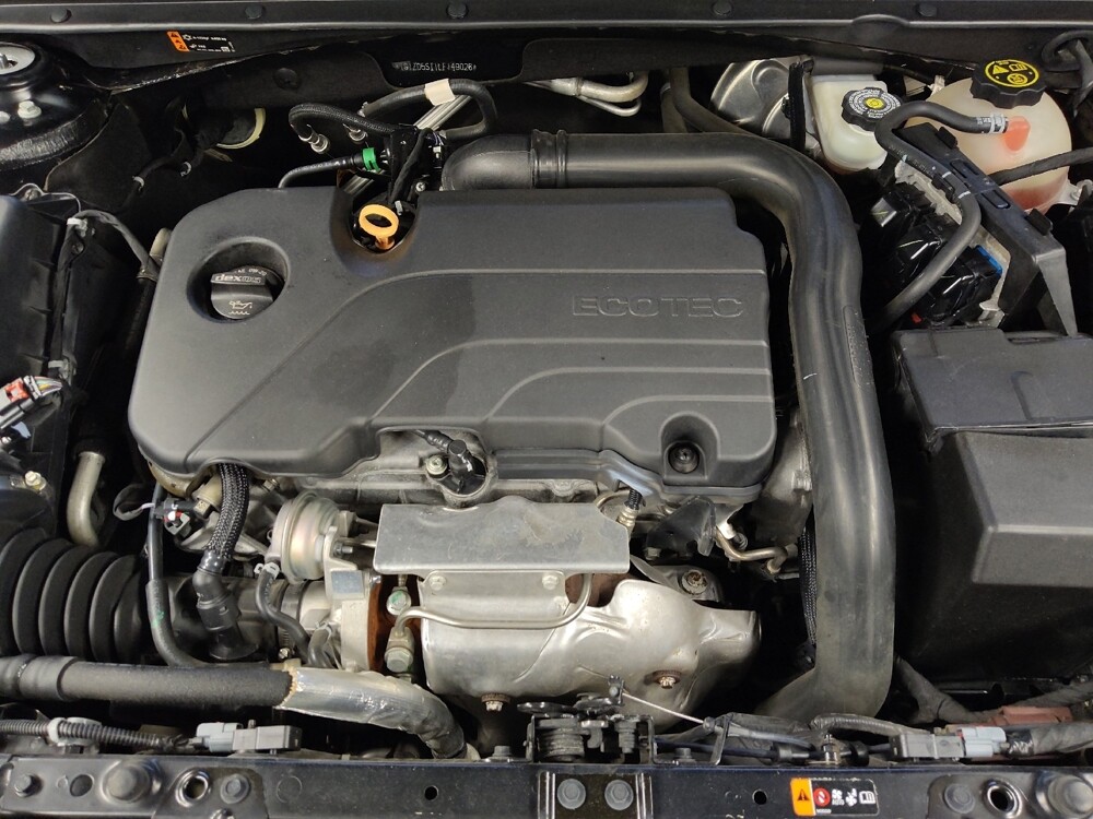 2020 Chevrolet Malibu in Houston, TX 77060 - 18136594 30