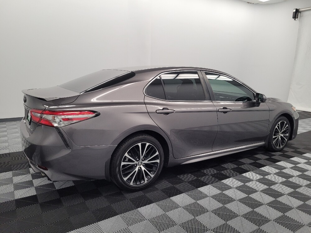 2018 Toyota Camry in Houston, TX 77034 - 18136596 10