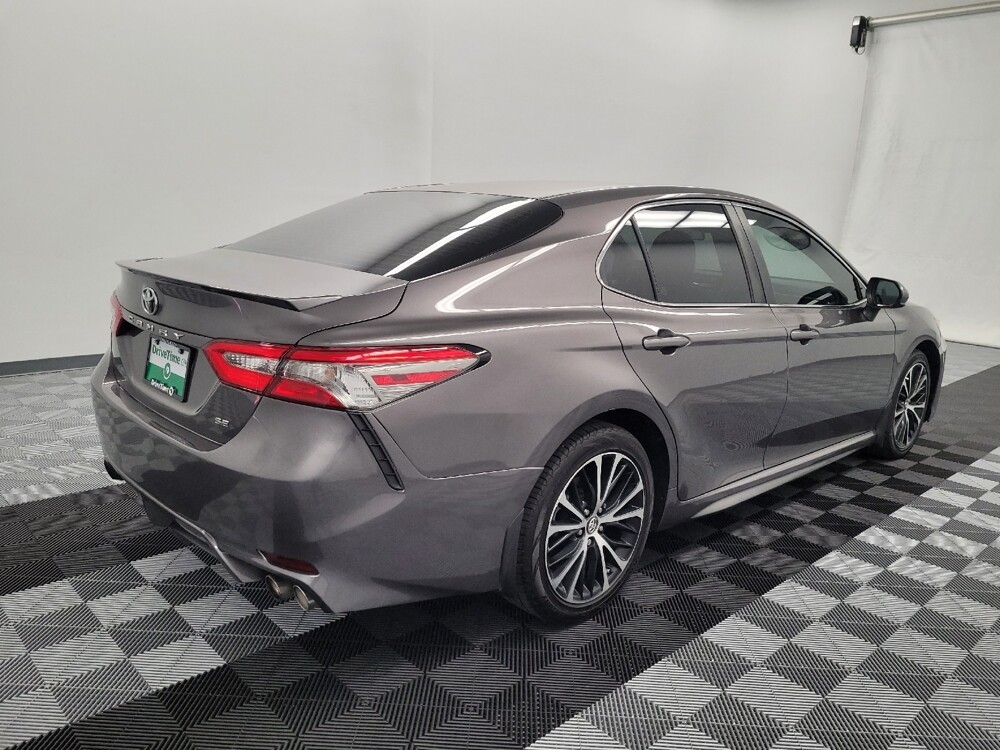 2018 Toyota Camry in Houston, TX 77034 - 18136596 9