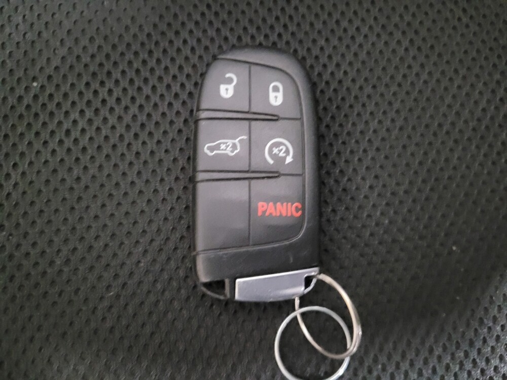 2014 Jeep Grand Cherokee in Pittsburgh, PA 15237 - 18136611 32