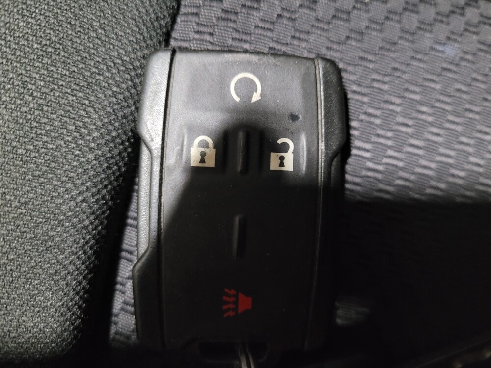 2015 Chevrolet Silverado 1500 in Pittsburgh, PA 15236 - 18136619 32