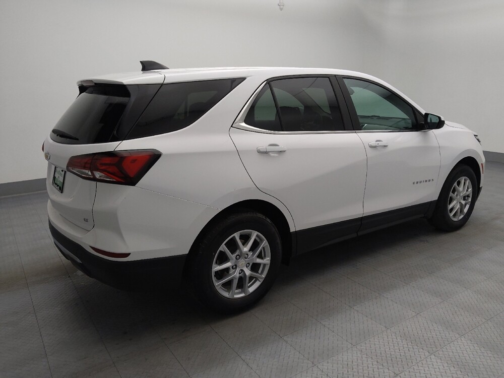 2022 Chevrolet Equinox in Topeka, KS 66611 - 18136636 10