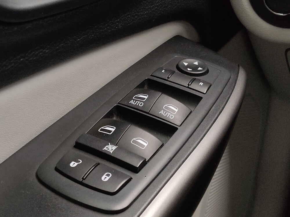 2020 Jeep Cherokee in Gladstone, MO 64118 - 18136637 27