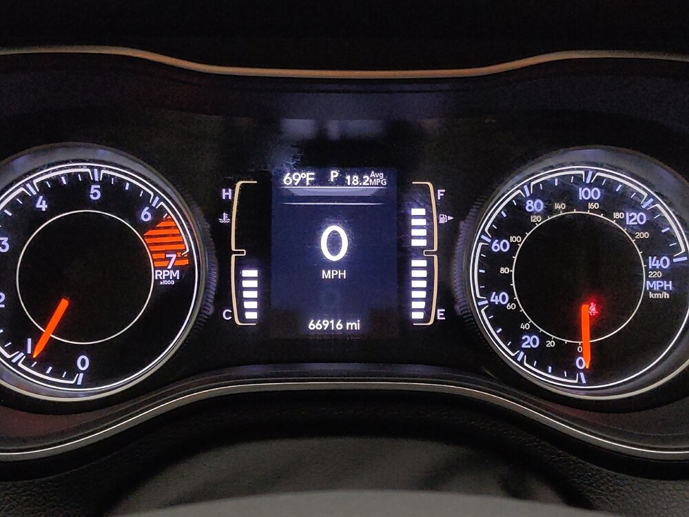 2020 Jeep Cherokee in Gladstone, MO 64118 - 18136637 23