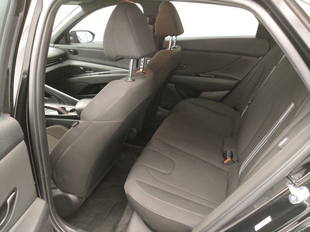 2025 Hyundai Elantra in Topeka, KS 66611 - 18136639 18