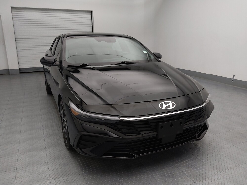 2025 Hyundai Elantra in Topeka, KS 66611 - 18136639 14