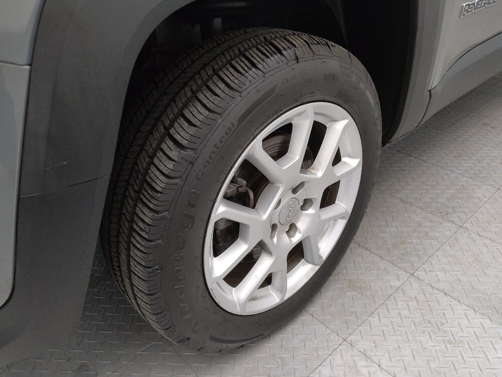 2021 Jeep Renegade in Topeka, KS 66611 - 18136643 31