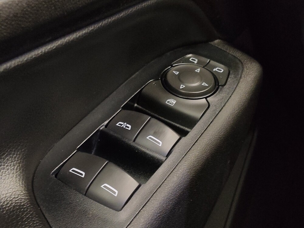 2018 Chevrolet Equinox in Topeka, KS 66611 - 18136654 27