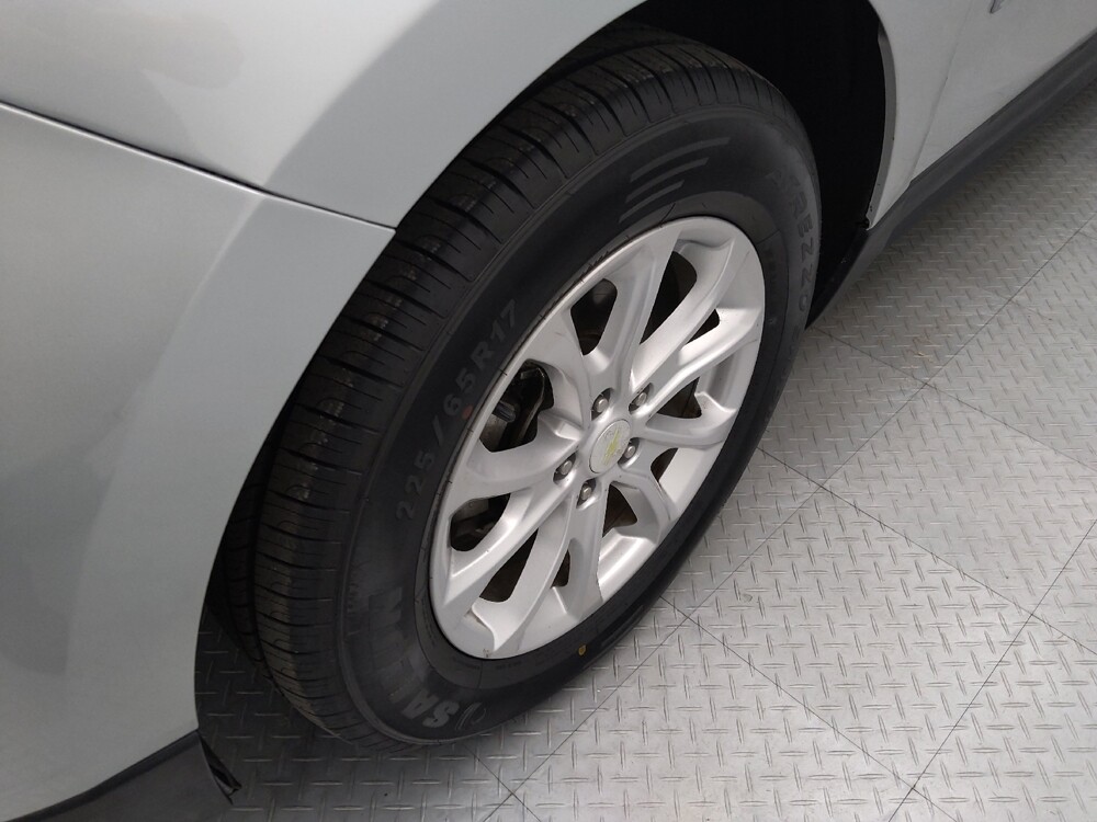 2018 Chevrolet Equinox in Topeka, KS 66611 - 18136654 31