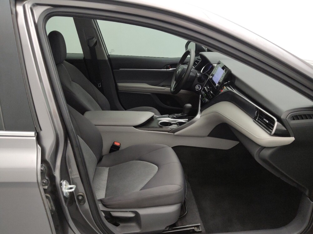 2021 Toyota Camry in Topeka, KS 66611 - 18136655 21